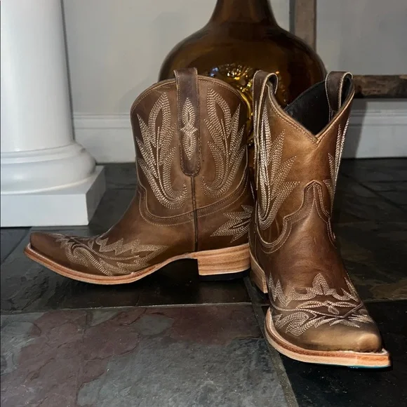 Brown Western Cowboy Boots - Picture 2 of 7